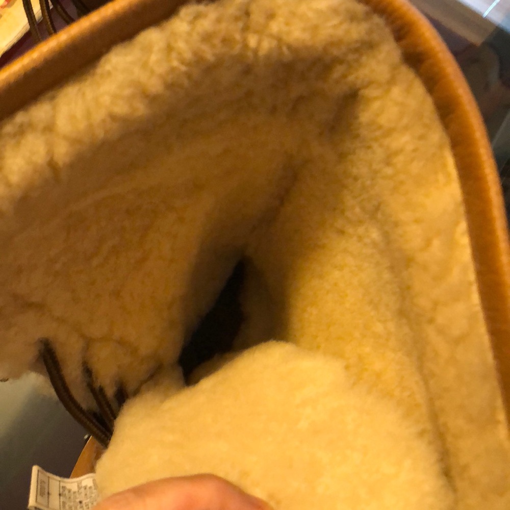 Gorgeous ugg - Picture 2 of 8
